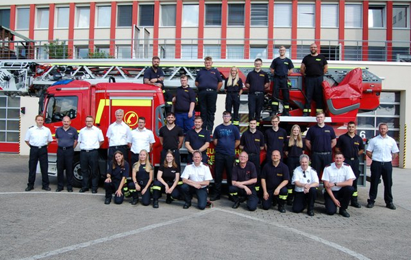 20 junge Feuerwehrleute aus Herford, Hiddenhausen und Vlotho nehmen mit Erfolg am Grundlehrgang Modul 3 teil. 